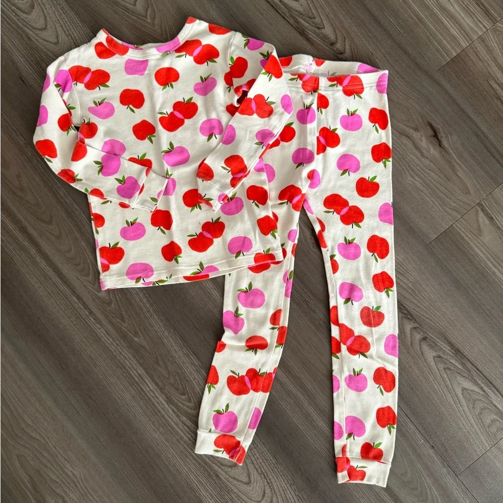 Gap Kids Girls Cotton Pajamas 5T Apple Long sleeve - Picture 1 of 3